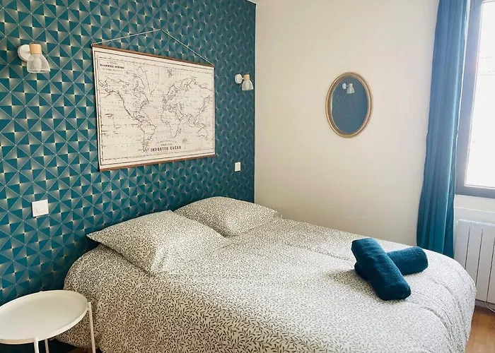 Studio Charles De Gaulle V
